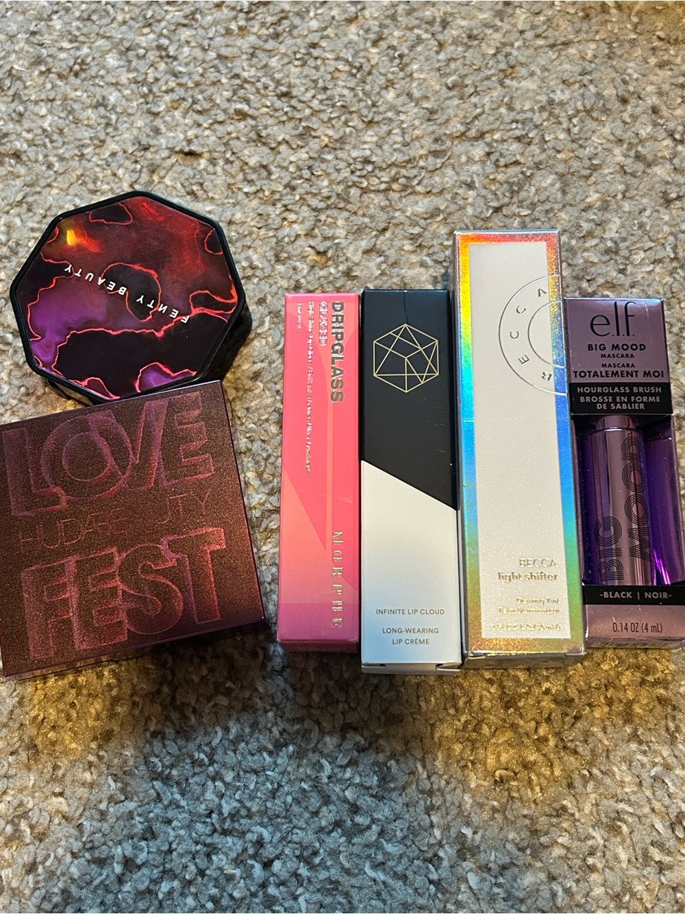 Makeup Bundle - Picture 1 of 3